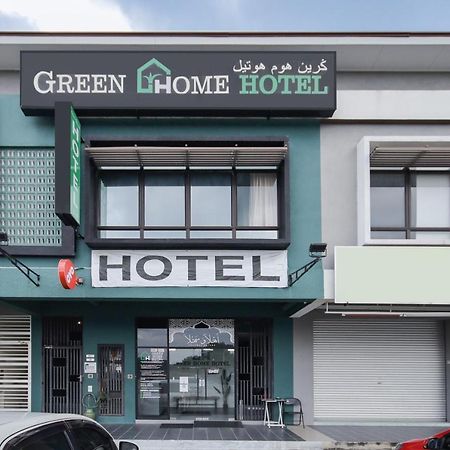 Oyo 90399 Green Home Hotel Syariah Sepang Zewnętrze zdjęcie