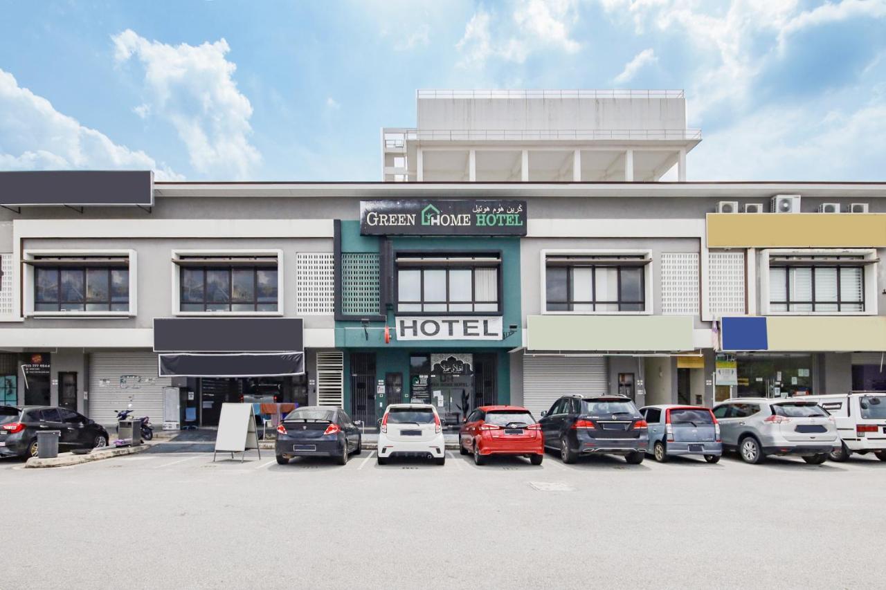 Oyo 90399 Green Home Hotel Syariah Sepang Zewnętrze zdjęcie