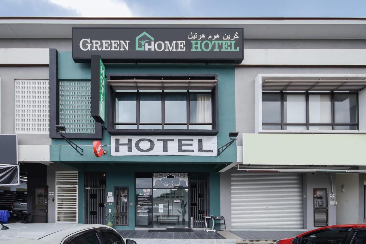 Oyo 90399 Green Home Hotel Syariah Sepang Zewnętrze zdjęcie