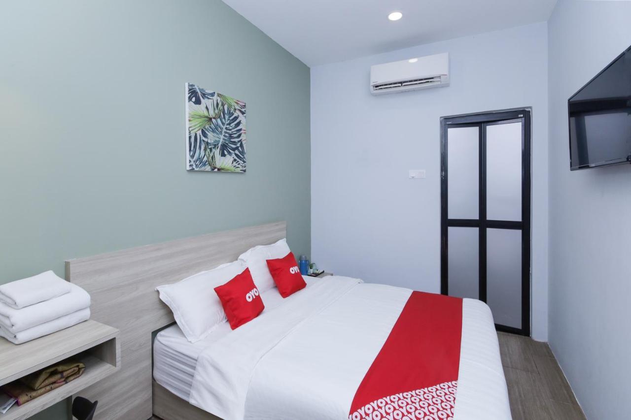 Oyo 90399 Green Home Hotel Syariah Sepang Zewnętrze zdjęcie