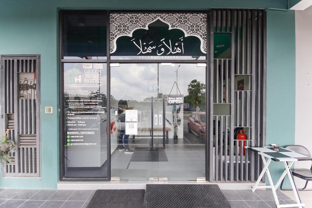 Oyo 90399 Green Home Hotel Syariah Sepang Zewnętrze zdjęcie