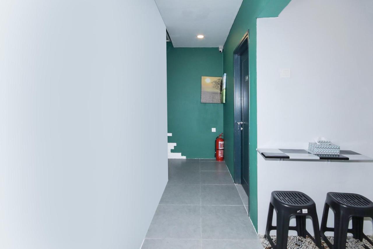 Oyo 90399 Green Home Hotel Syariah Sepang Zewnętrze zdjęcie