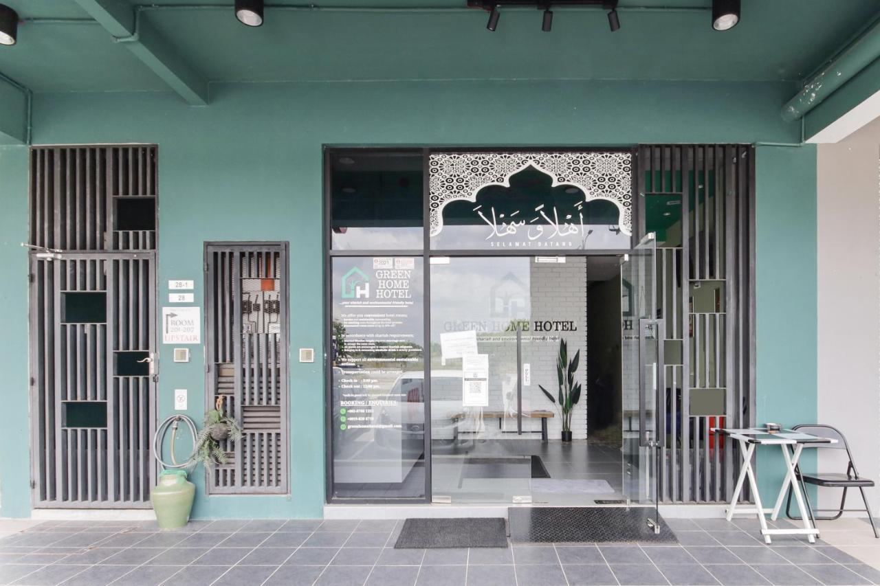 Oyo 90399 Green Home Hotel Syariah Sepang Zewnętrze zdjęcie